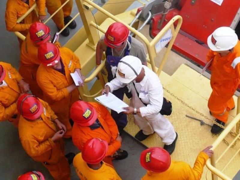 Vận hành máy gia công cơ khí